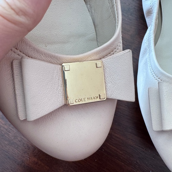 Cole Haan nude leather bow gold detail ballet flat new without box 7.5 - Picture 3 of 5